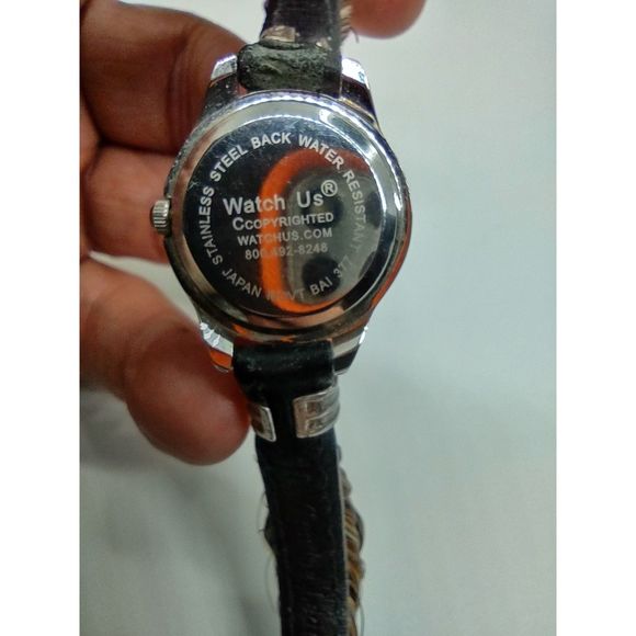 Watch Us Ladies Watch w/ Band that looks like a belt - Picture 2 of 9